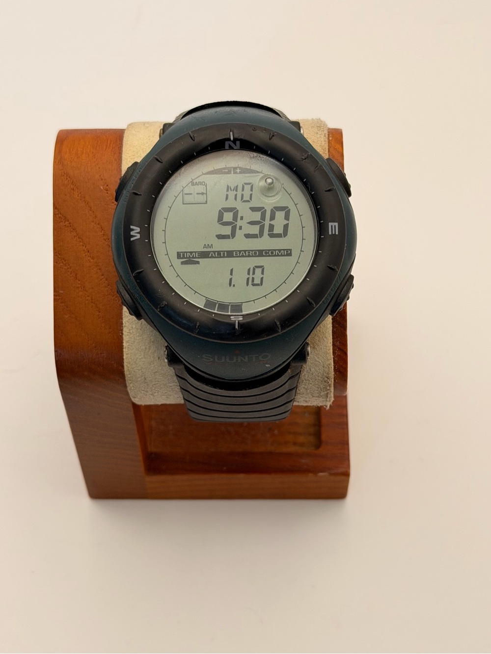 Suunto Vector  Smartwatch, New Battery,  Digital Watch Sports Gear